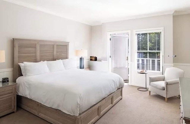 Beautiful 2 King Room Near Local Museums + Wine Country Adventures Awaits