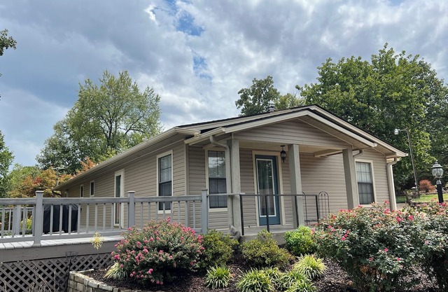 Lovely 2 bedroom 2 bath home at the base of Mt Magazine near Subiaco Academy