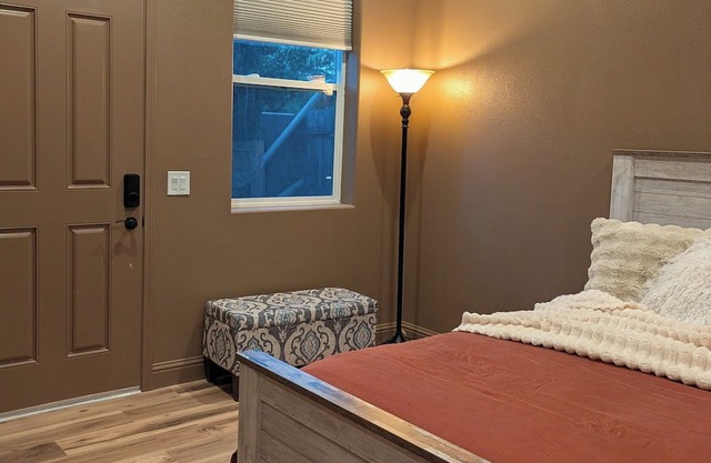 Charming studio in quaint Clovis with AC