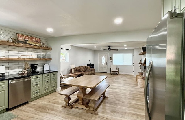 100 year old Montana Cottage!