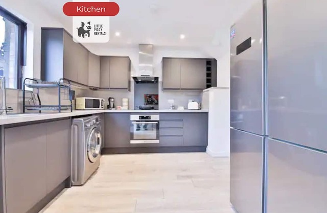 Quiet Eco Home - Parking - Wi-Fi - 3BR, Sleeps 8