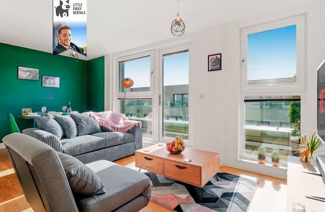 Super King Balcony Suite - Luxury, Eco, Fast Wi-Fi