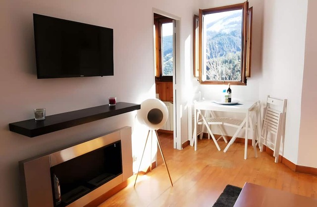 Apartment 'Sol I Vent La Molina' with Mountain View and Wi-Fi