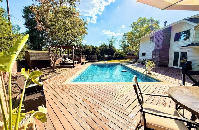 Gahanna Luxury family/group retreat 5BR: 2K 2Q 1DB 3BA. Beautiful and spacious!