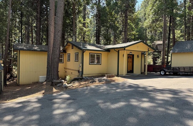 Charming 2-bedroom cabin in Cold Springs