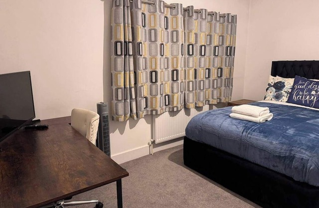 Modern Easedale House - 3 Bed House in Hornchurch