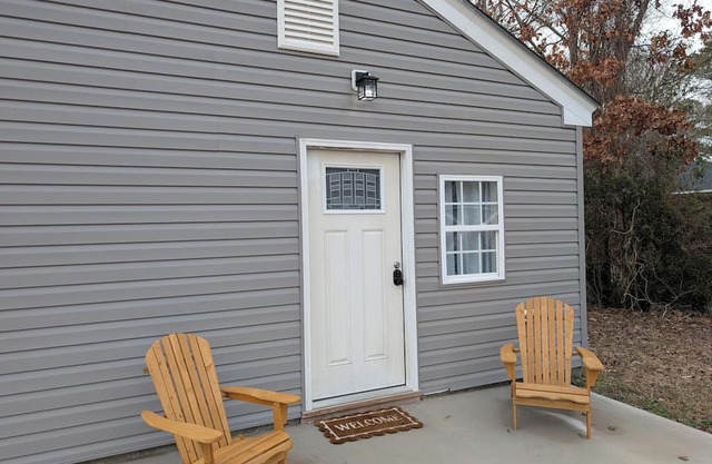 Charming 2-bedroom house in Elizabeth City with AC