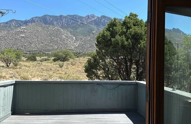 3-bedroom townhome in Albuquerque. Adjacent to Sandia Peak Tram beautiful views!