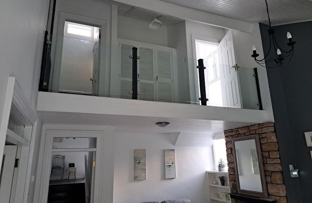 Large split-level house 4km from Tralee.