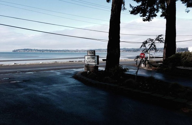 Jacobs Landing 911 Coastal Treasure