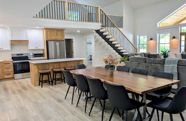 Timber Cove Woodland Retreat - New 4 BR/3 BA - Hocking Hills - Hot Tub