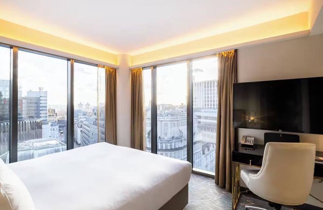 Easy Access to London’s Best from a Relaxed Central Space—St. Botolph Views!