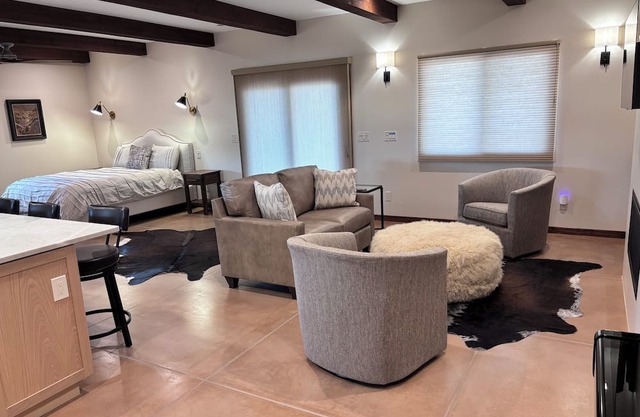 Private guest house on a horse ranch in the heart of Arizona's wine country