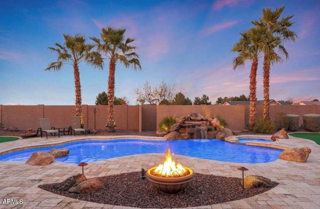 Gorgeous Glendale Vacation Oasis