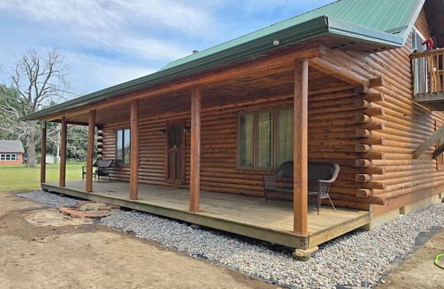 Secluded Cabin - Hunt + Fish + Float Sac River/Stockton. Family and Pet Friendly