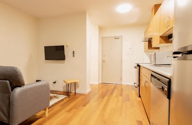 Pet Friendly Furnished One Bedroom@440 Richards