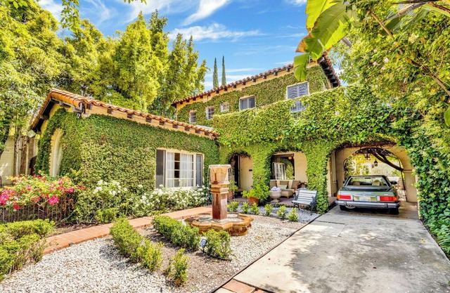 Bright & Cozy Home on Highland Avenue