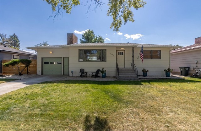 Relax at this peaceful and centrally-located place on the west end of Billings.