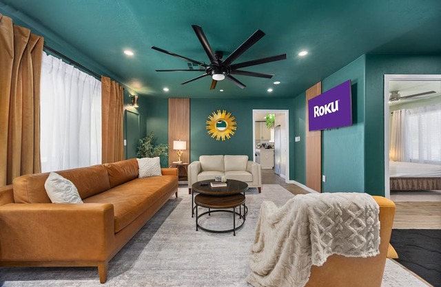 2Kings| FirePit| KitchenSkylight |Dinning |1GWifi