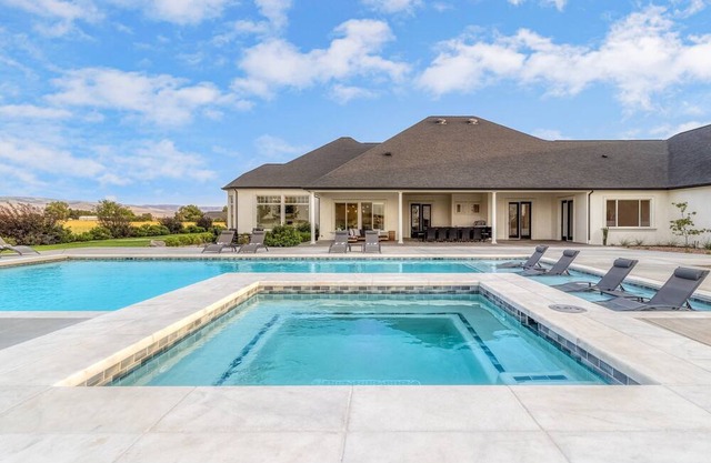 Luxury 6BR 5BA Walla Walla Estate | Heated Pool, Jacuzzi, Sauna & Theater