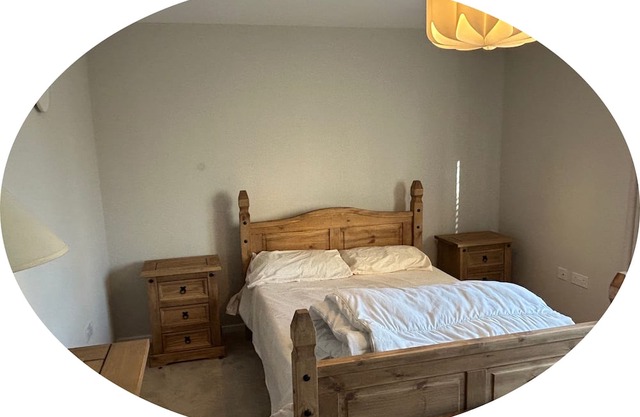 Beautiful two bedroom apartment close to Southampton airport and train station