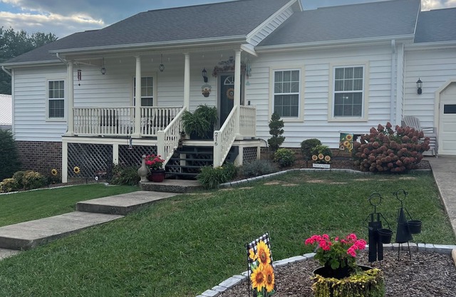 Charming 1-bedroom house in quaint downtown Jonesborough