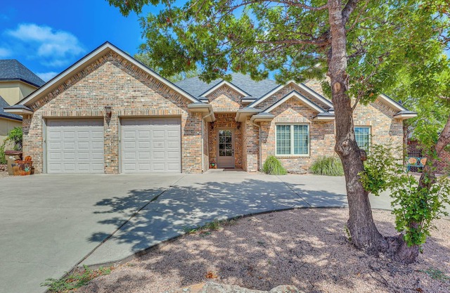 Private Hot Tub & Patio: Golf Retreat in Canyon!