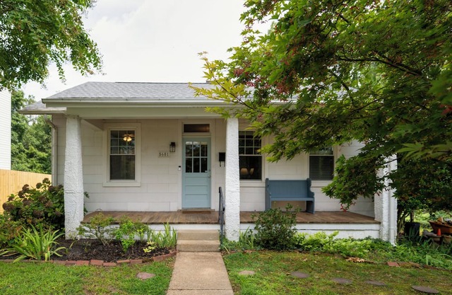 Richmond, VA 1930's Bungalow with a water view! Close to Lewis Ginter, VMFA,etc.