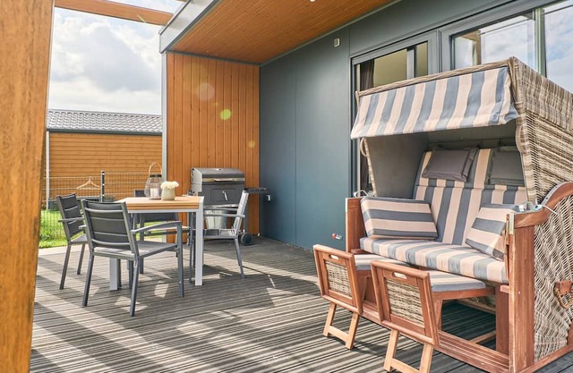 Modern vacation home Sunshine am See in Seeparx Süsel with terrace and WLAN