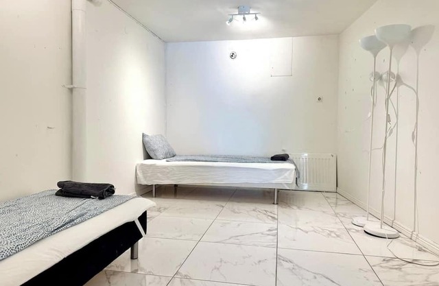 Workers - 16 Beds - 2 Bath - All Inc - Near Volvo