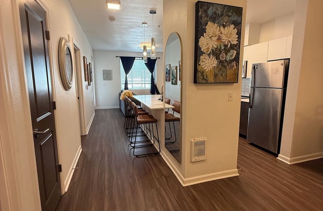 Charming 1-bedroom apartment with fitness room and AC in lovely Renton