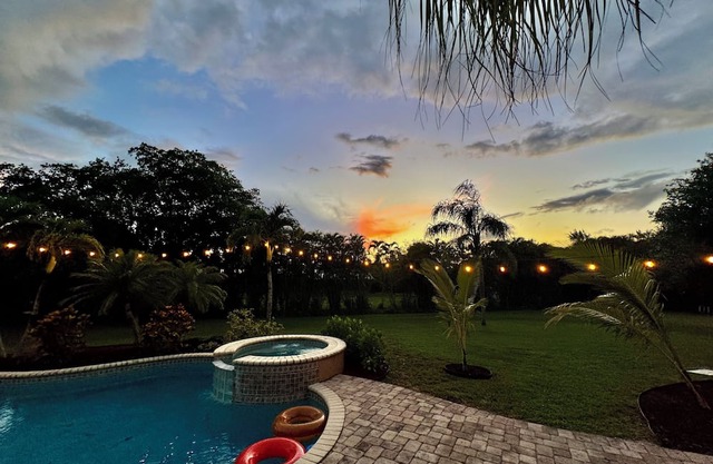 Peaceful 1 bdrm ensuite w/pool & private entrance in sunny Palm Beach Gardens