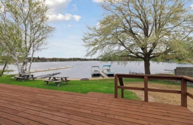 Unit 5 Long Lake Lodge - Lakefront - 1 bedroom - Beach+Kayaks