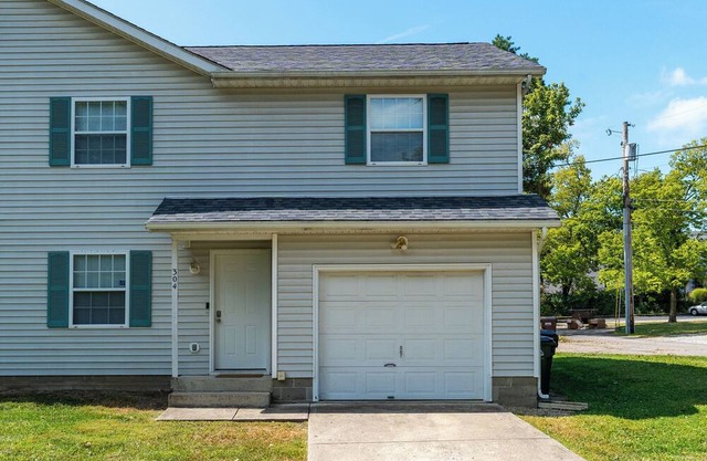Spacious 4BR/2BA in the heart of Oxford! Minutes from Miami University & Uptown