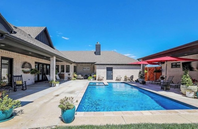 Resort like home 4 bedroom, 3.5 bath plus pool and hot tub in Amarillo Tx