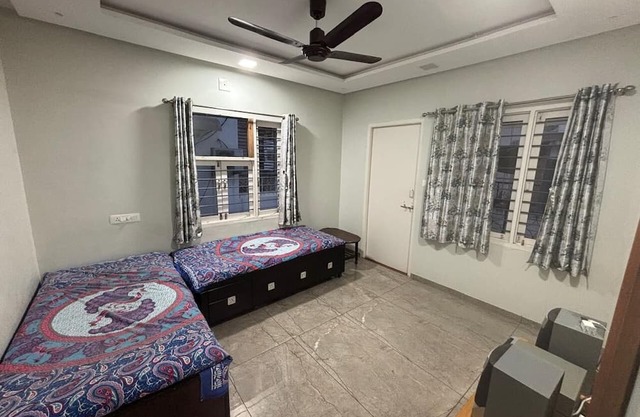 Enchanting 1-bedroom Homestaywith Attached washroom and separate entry