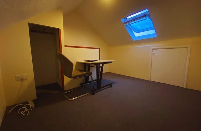 Banbury Family Home Sleeps 4 Walking Distance To Town & Train Station