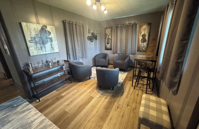 Beautifully decorated 3 bedroom house with all amenities in Spencer, NE