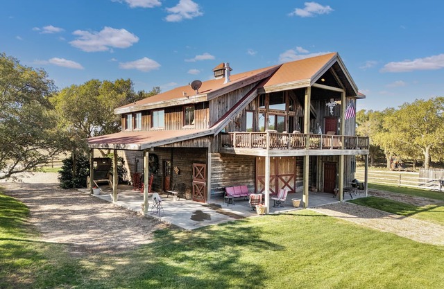 The Barn at Quail Creek Ranch - 2 Bedroom Peaceful Ranch Retreat