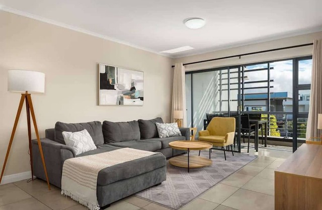 Modern 2 Bed Century City Apartment, Pool + Braai
