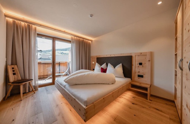 Apartment 'Weissbrunn Dominik' with Mountain View, Shared Terrace and Wi-Fi
