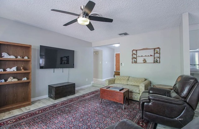 Superb 3-bedroom house with AC in Ridgecrest