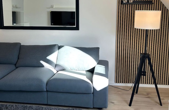 Stylish top-floor hideaway for two in Karlsruhe-Mühlburg - APOLONIAliving
