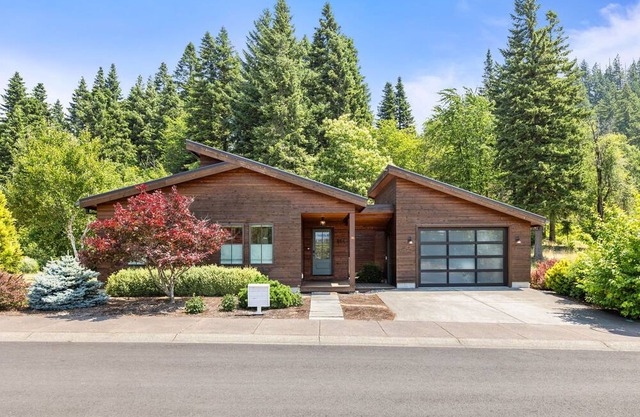 Mountain-View Retreat with Hot Tub & Waterfalls
