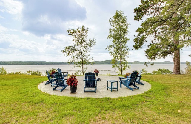 Hike, Boat, Hunt & Fish: Lake Alec Home w/Dock!
