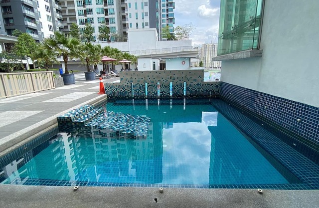 SETAPAK CENTRAL MALL KLCC VIEW & NETFLIX STUDIO