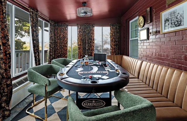 2.7 mi to Buffalo Trace|Hot tub|Firepit|Poker|Coffee Bar