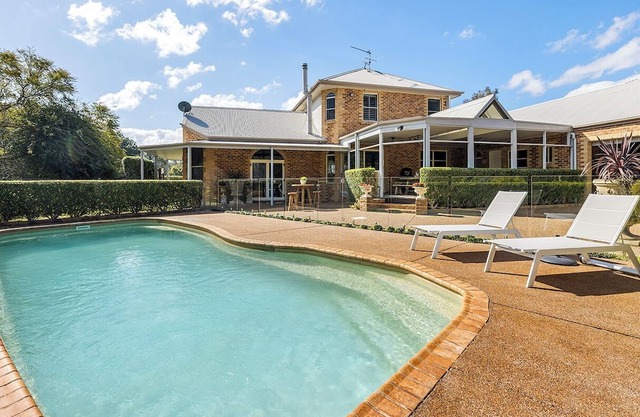 The Entertainer's Estate with Pool