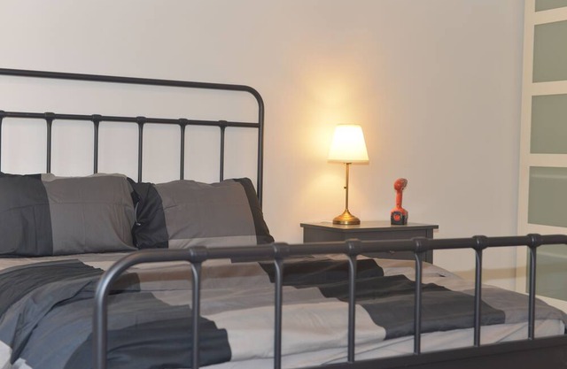Great Toronto House Whole Floor Separate Entrance Private Suite Free Parking