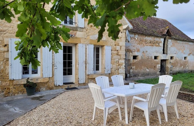 Lake House – A Tranquil Escape